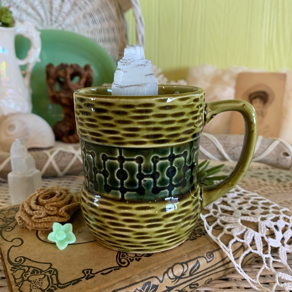Vintage Ceramic Mug 🍃